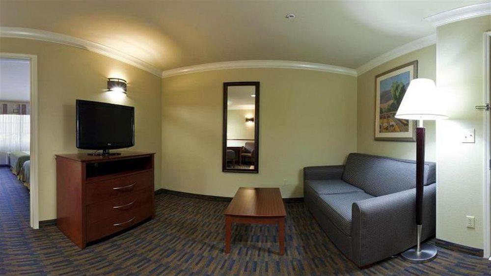 Holiday Inn Express & Suites Watsonville By Ihg Экстерьер фото