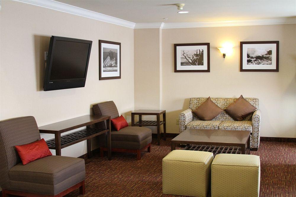 Holiday Inn Express & Suites Watsonville By Ihg Экстерьер фото