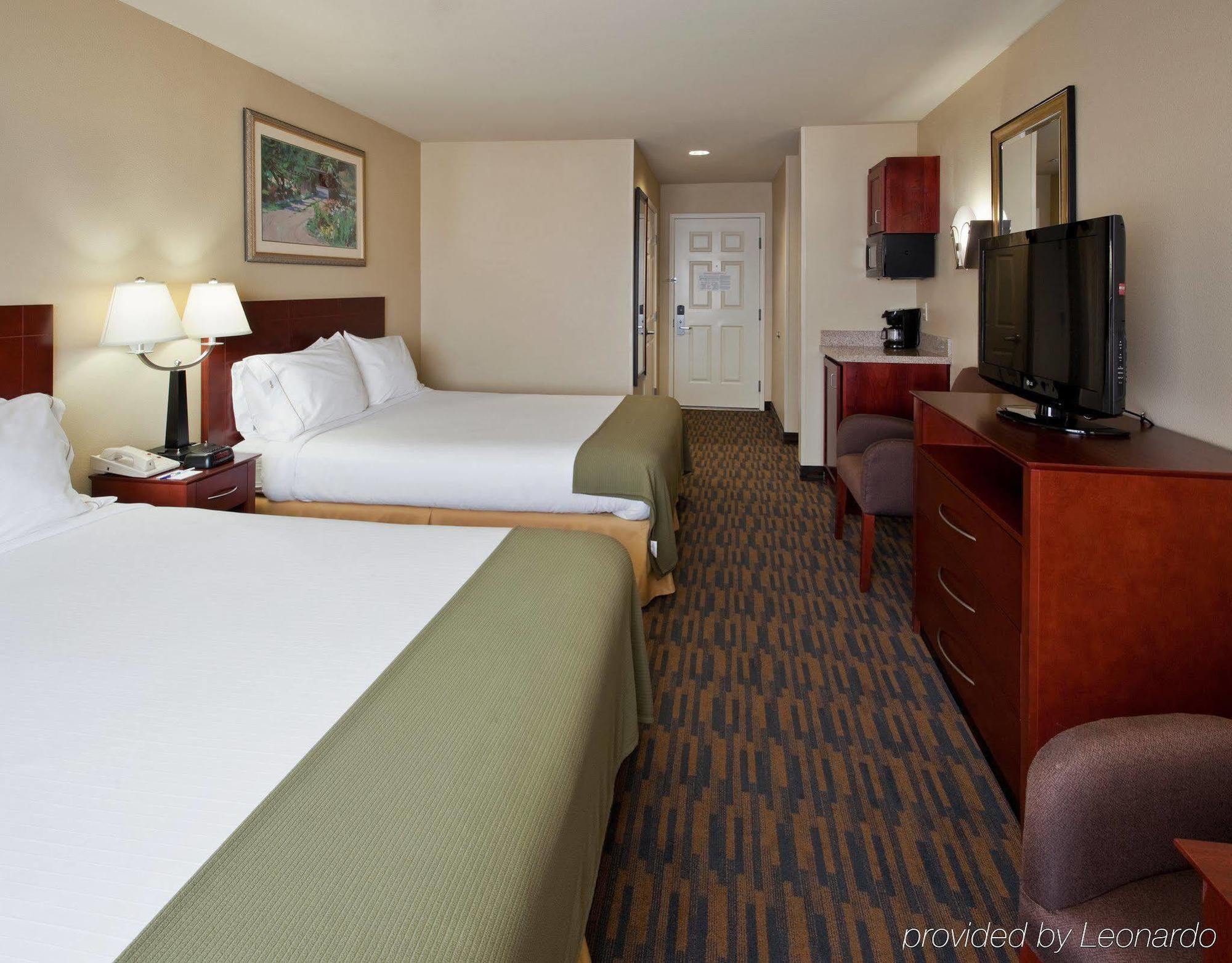 Holiday Inn Express & Suites Watsonville By Ihg Экстерьер фото
