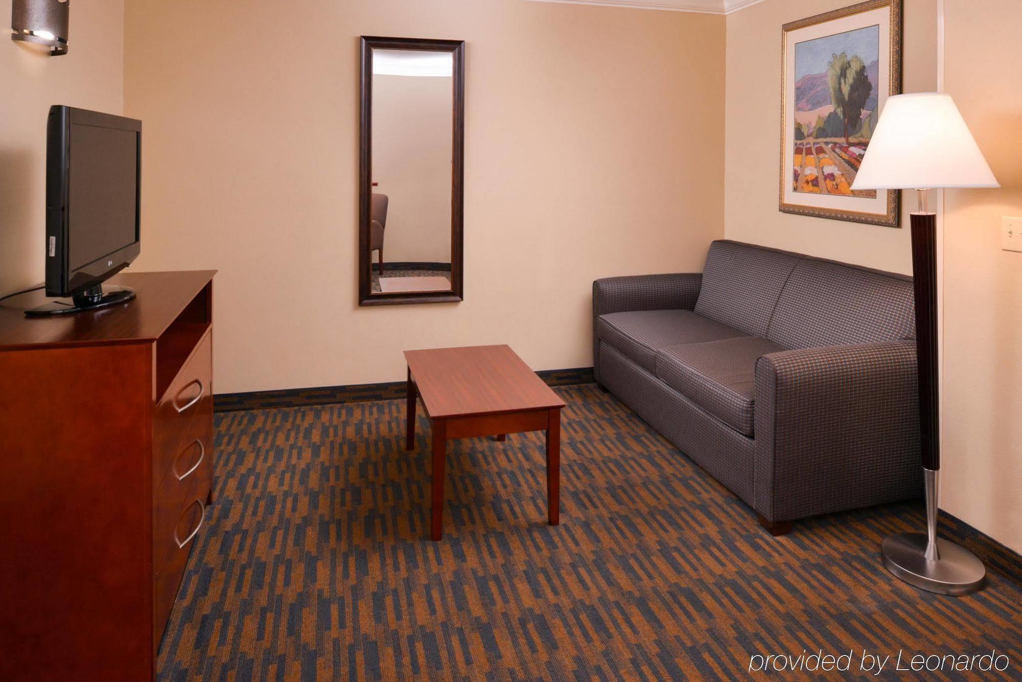 Holiday Inn Express & Suites Watsonville By Ihg Экстерьер фото