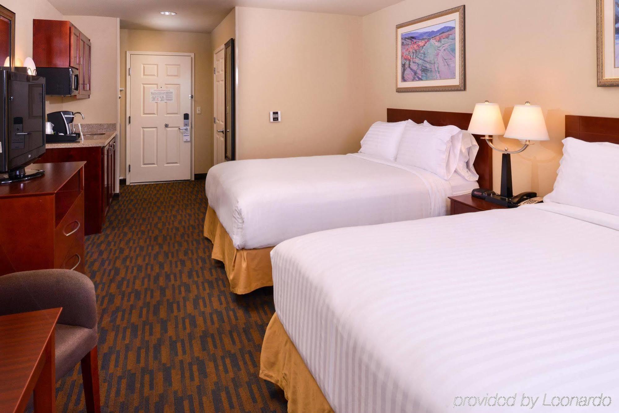 Holiday Inn Express & Suites Watsonville By Ihg Экстерьер фото