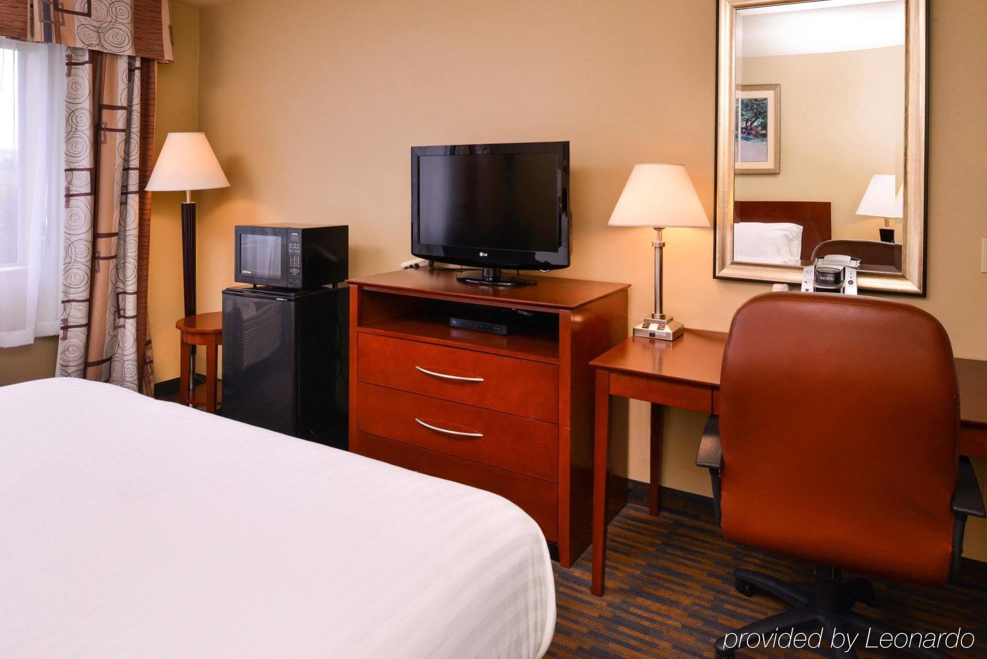 Holiday Inn Express & Suites Watsonville By Ihg Экстерьер фото
